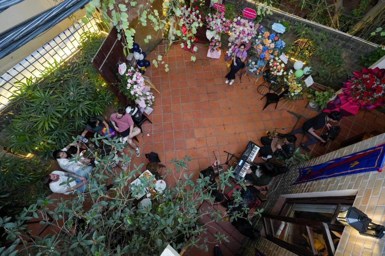 Musketeers Guest House Hanoi Buitenkant foto