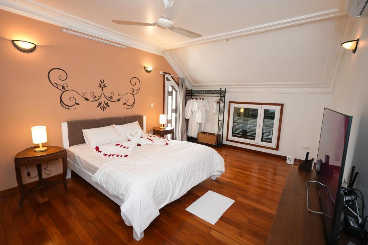 Musketeers Guest House Hanoi Buitenkant foto