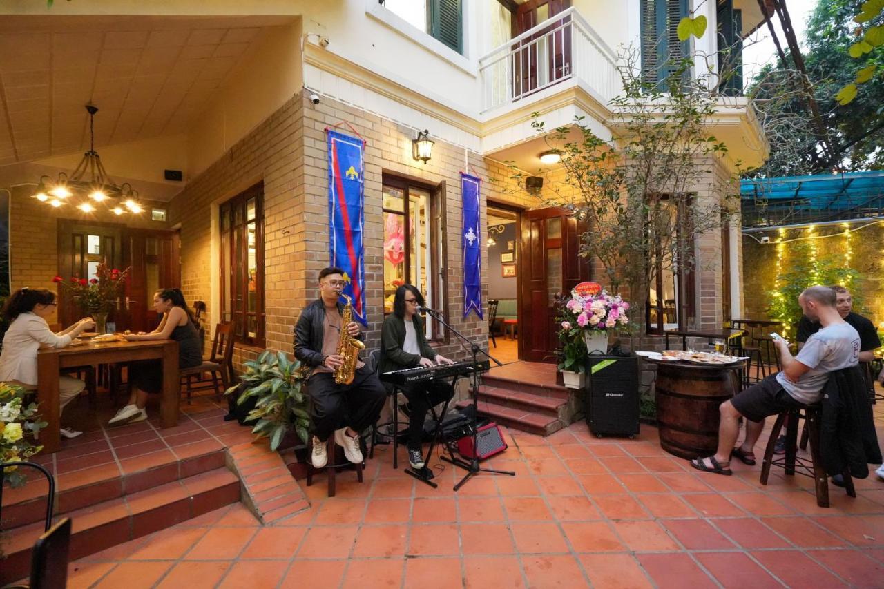 Musketeers Guest House Hanoi Buitenkant foto