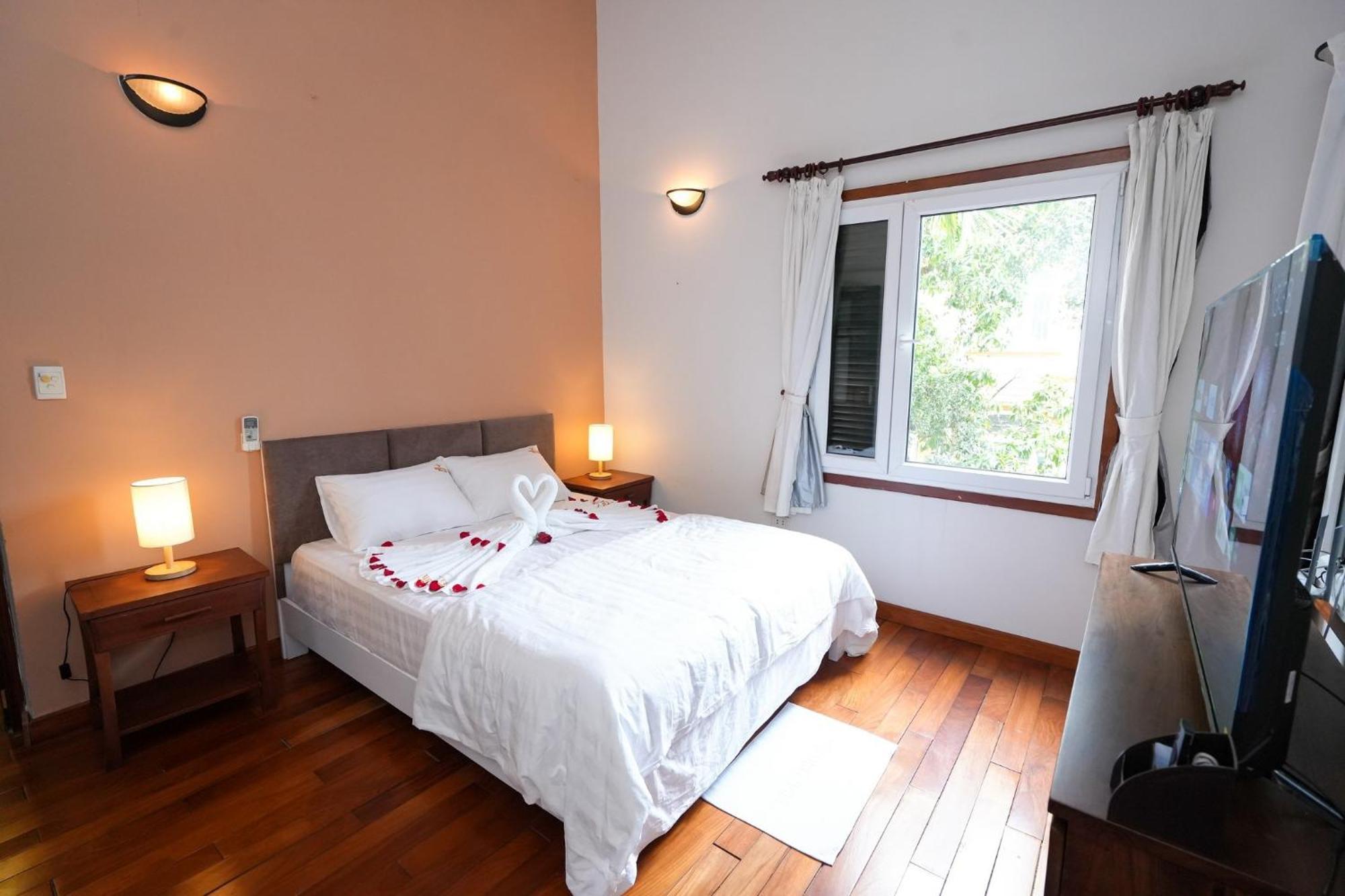Musketeers Guest House Hanoi Buitenkant foto