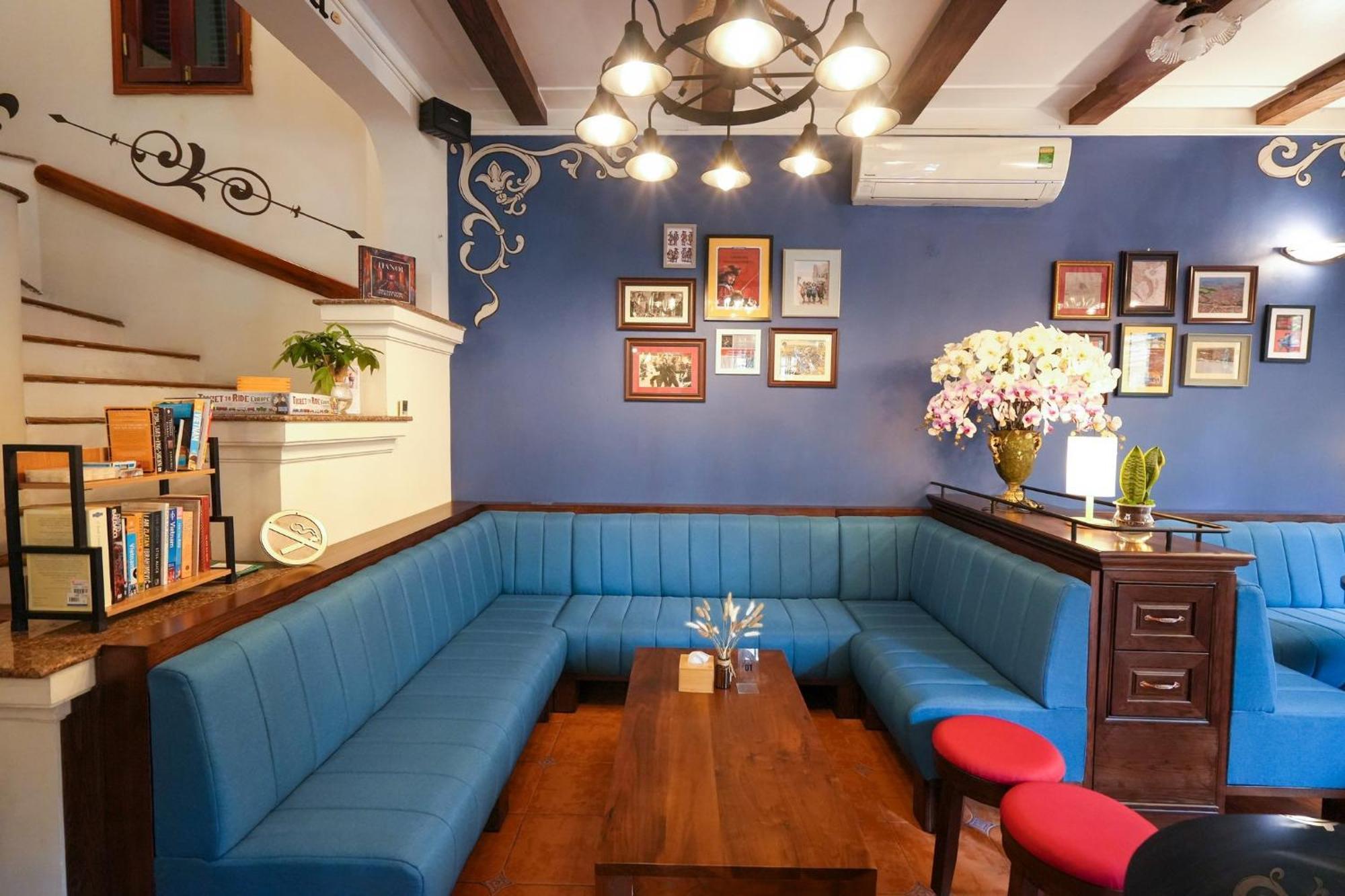 Musketeers Guest House Hanoi Buitenkant foto
